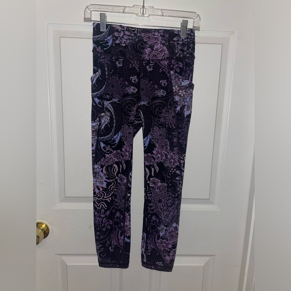 lululemon athletica Purple and Black Patterned Leggings - Picture 5 of 9